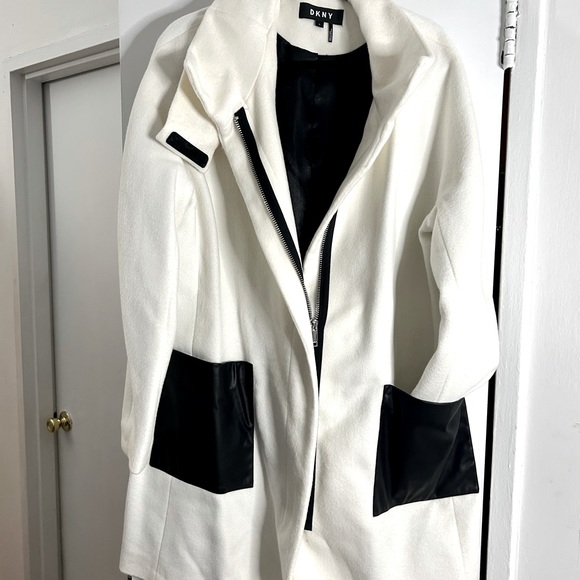White & black DKNY coat! Never worn - Picture 3 of 5